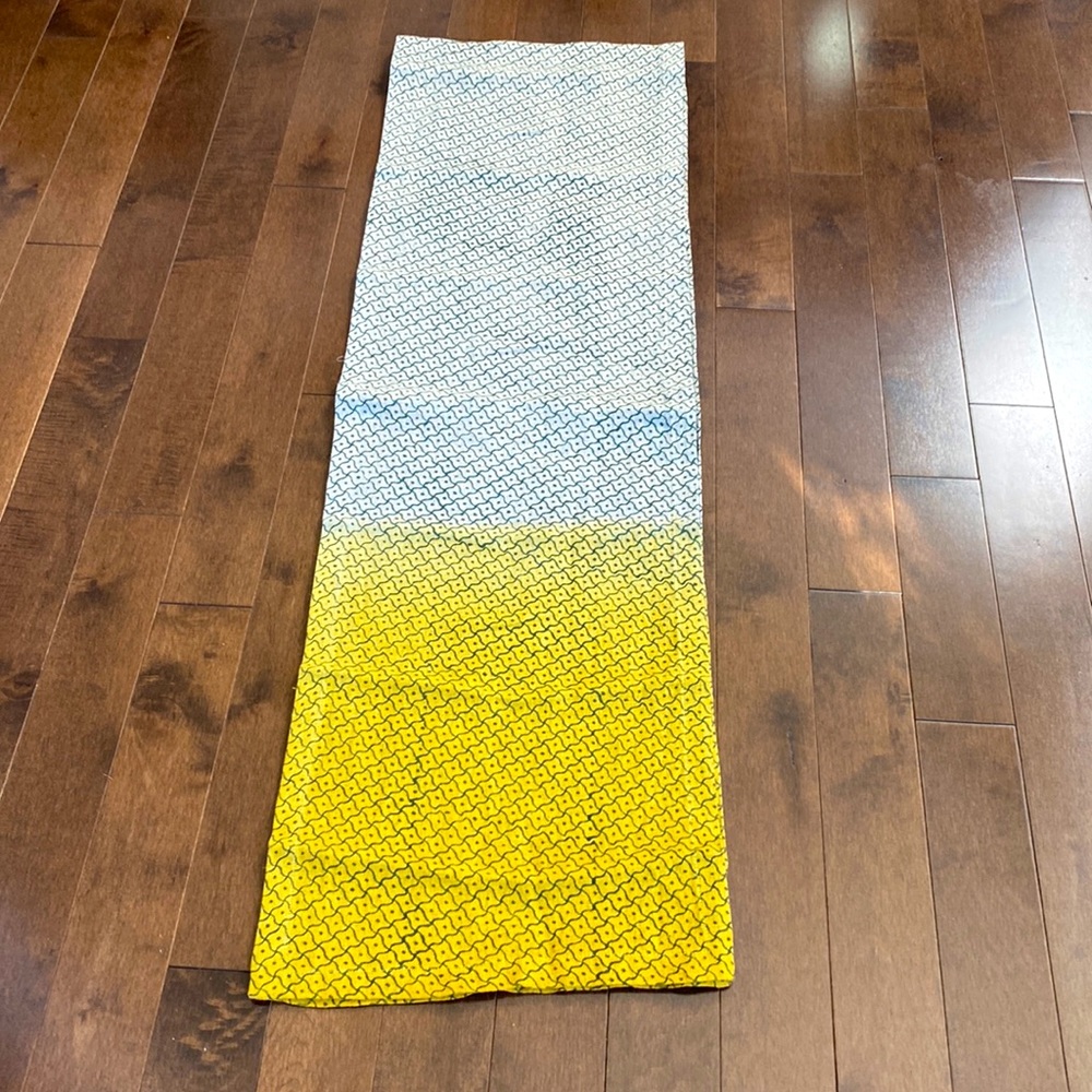 Crate & Barrel Kuma linen Runner
